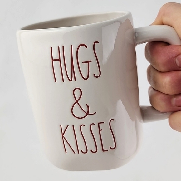 ⭐️2/ $50⭐️ Rae Dunn Artisan Collection White Coffee Tea Mug HUGS &  KISSES - Picture 7 of 10